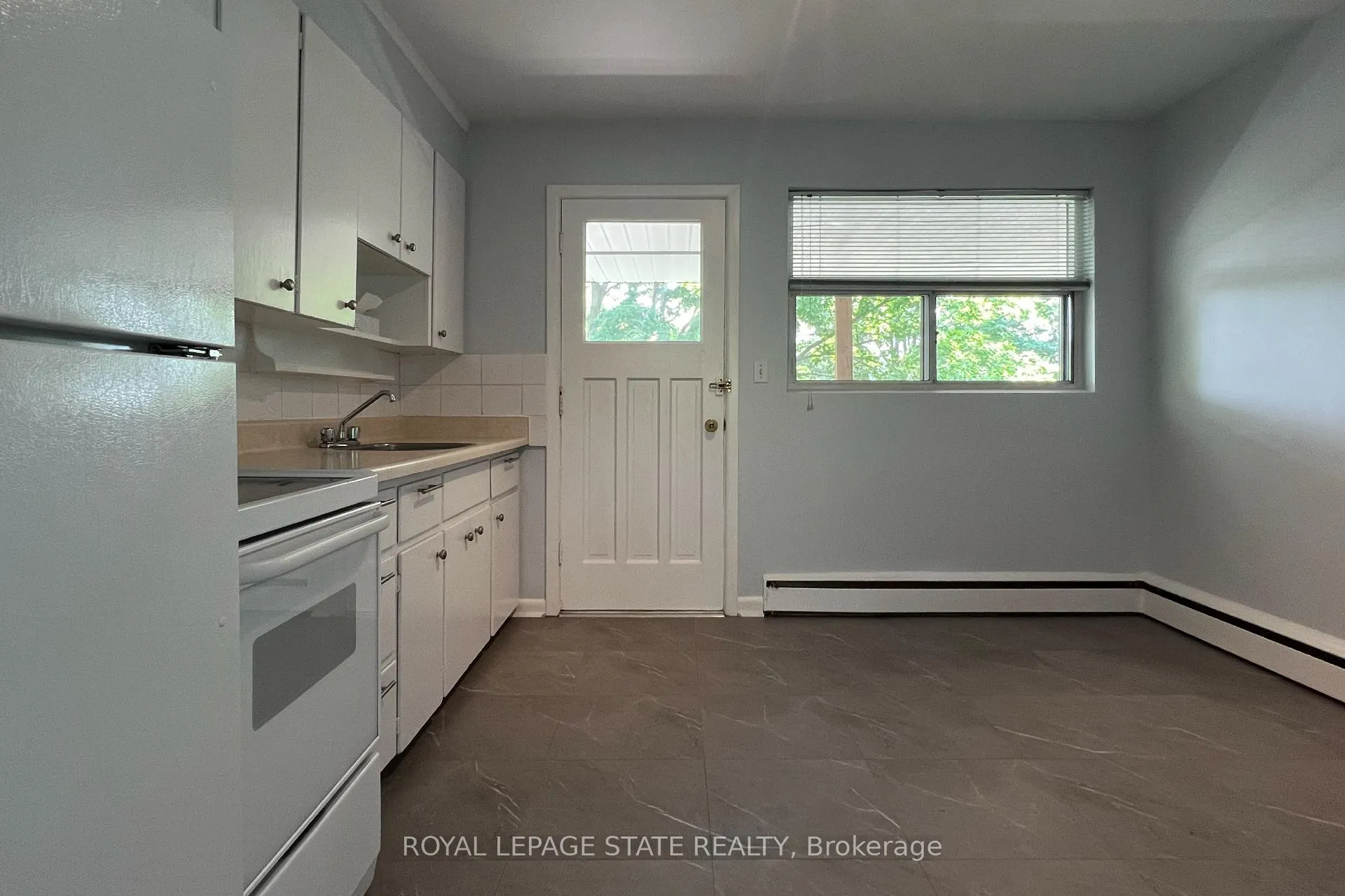 Photo 11 of 15 Hunter Court, Hamilton, Dundas — HOMEH