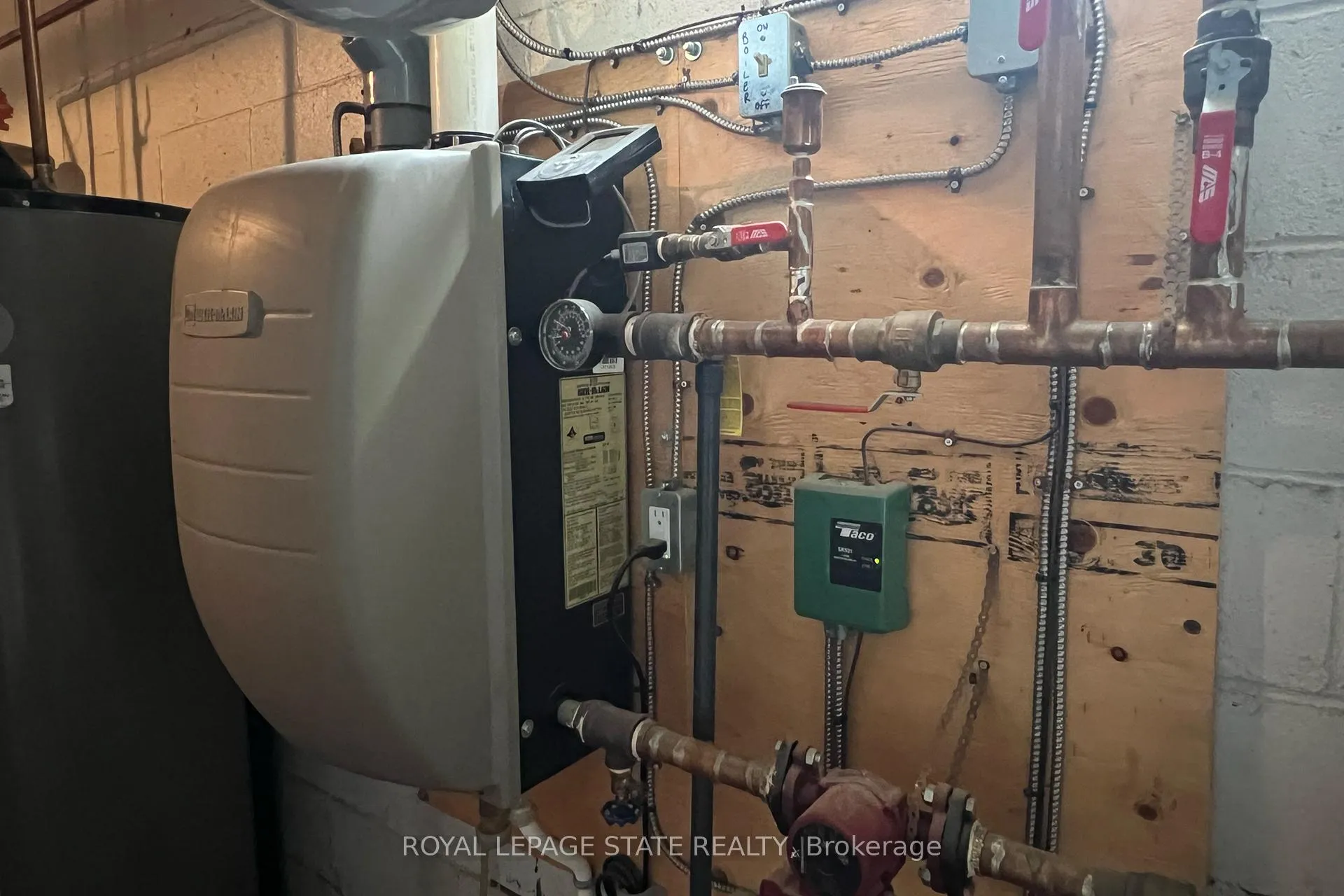 Photo 21 of 15 Hunter Court, Hamilton, Dundas — HOMEH