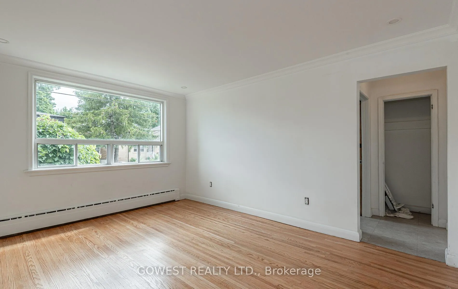 Photo 2 of 126 Barker Avenue, Toronto, Danforth Village-East York — HOMEH
