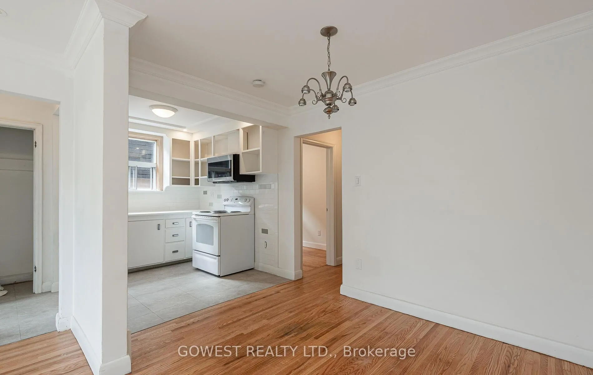Photo 5 of 126 Barker Avenue, Toronto, Danforth Village-East York — HOMEH
