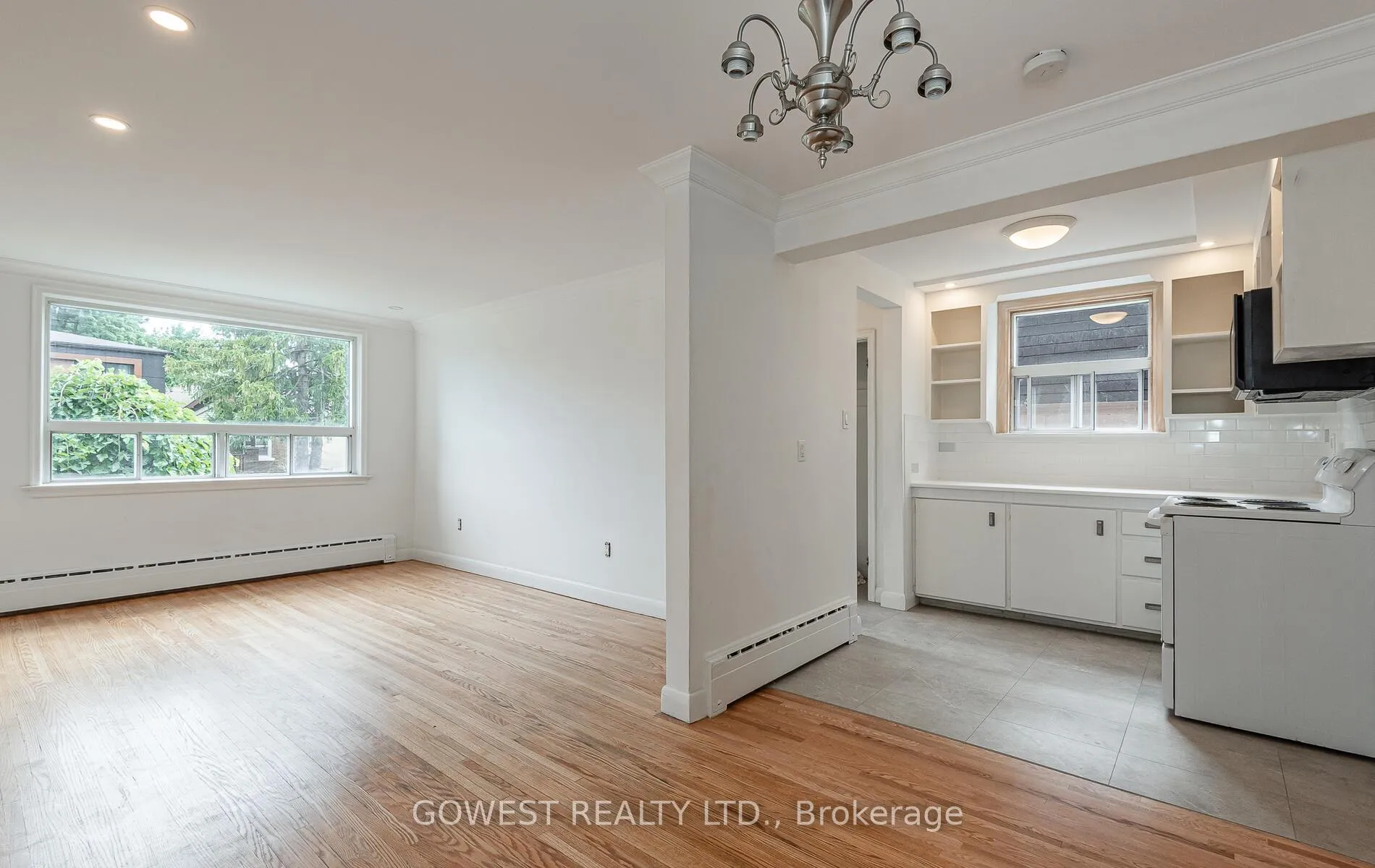 Photo 6 of 126 Barker Avenue, Toronto, Danforth Village-East York — HOMEH