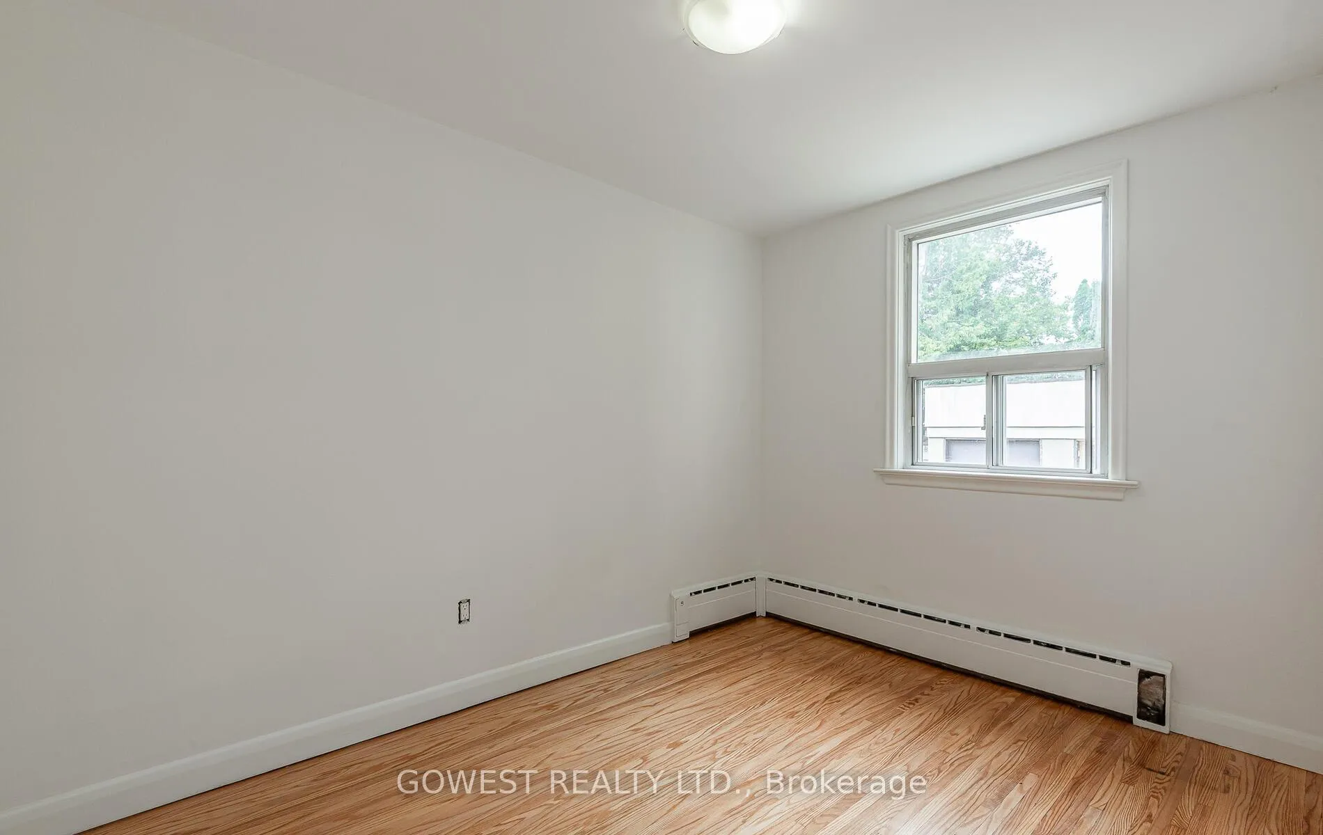 Photo 9 of 126 Barker Avenue, Toronto, Danforth Village-East York — HOMEH