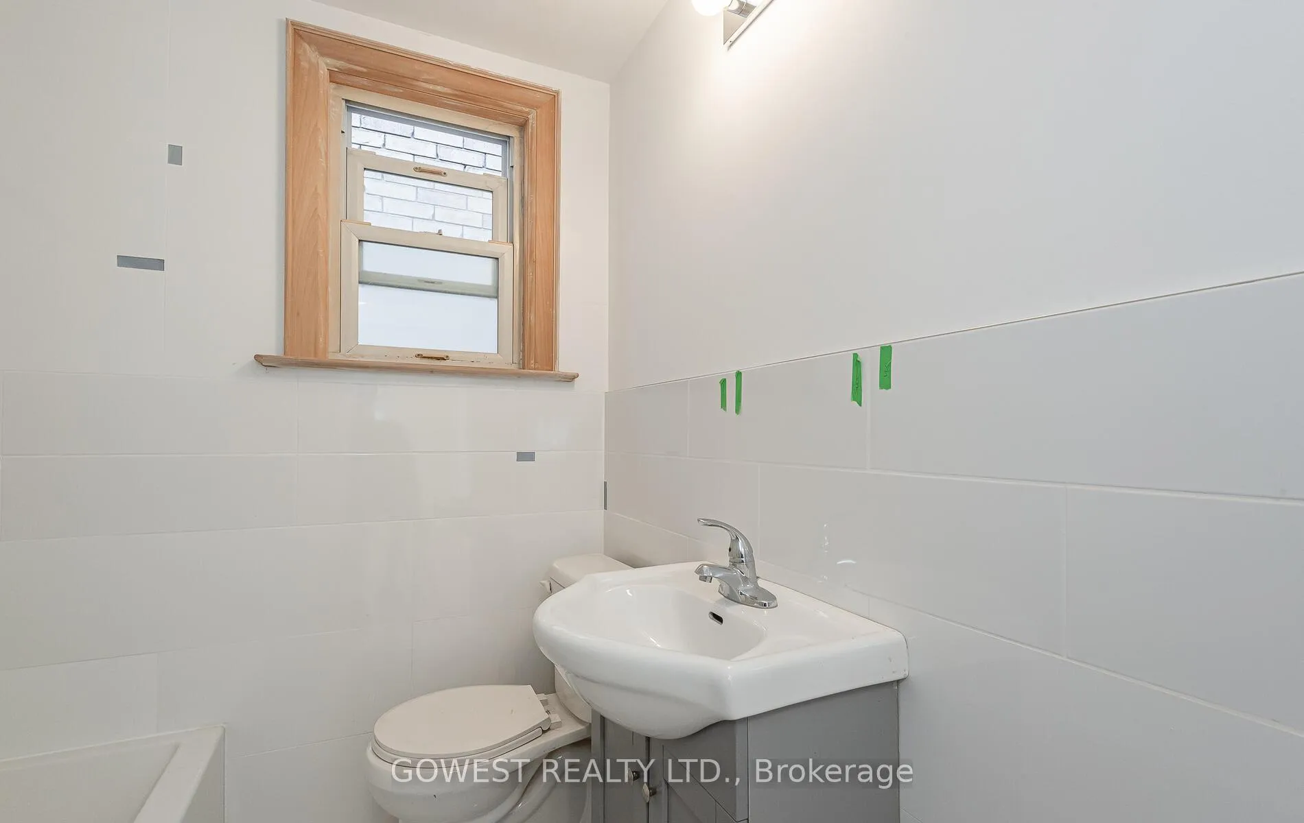 Photo 11 of 126 Barker Avenue, Toronto, Danforth Village-East York — HOMEH