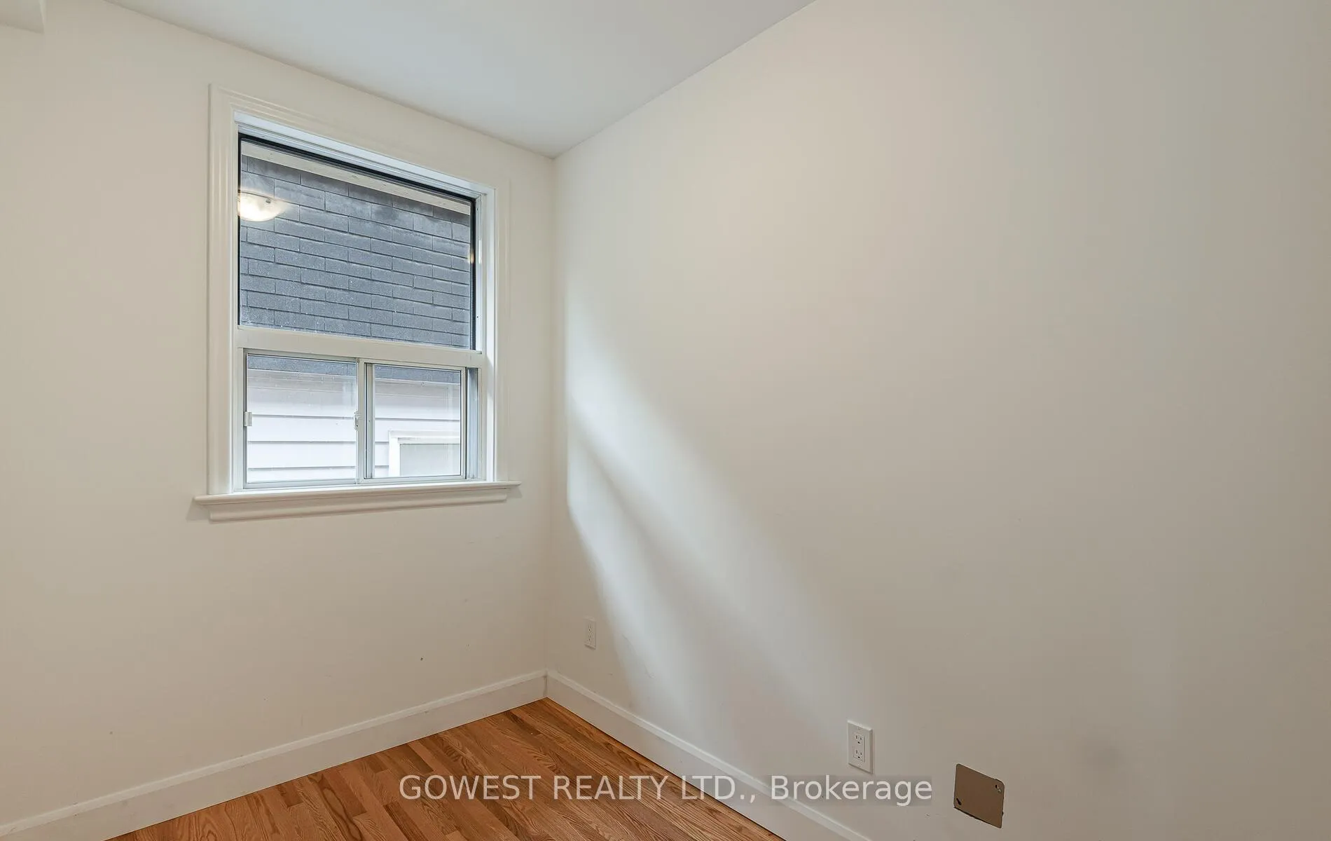 Photo 14 of 126 Barker Avenue, Toronto, Danforth Village-East York — HOMEH