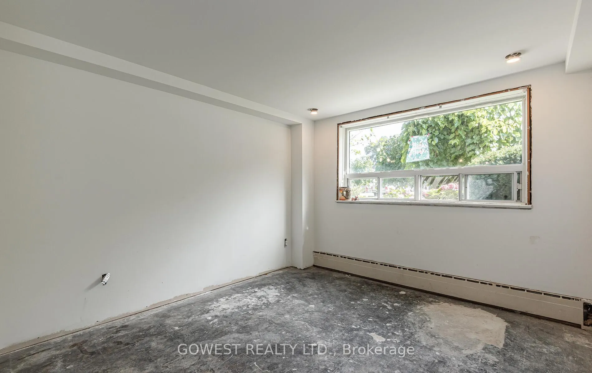 Photo 32 of 126 Barker Avenue, Toronto, Danforth Village-East York — HOMEH