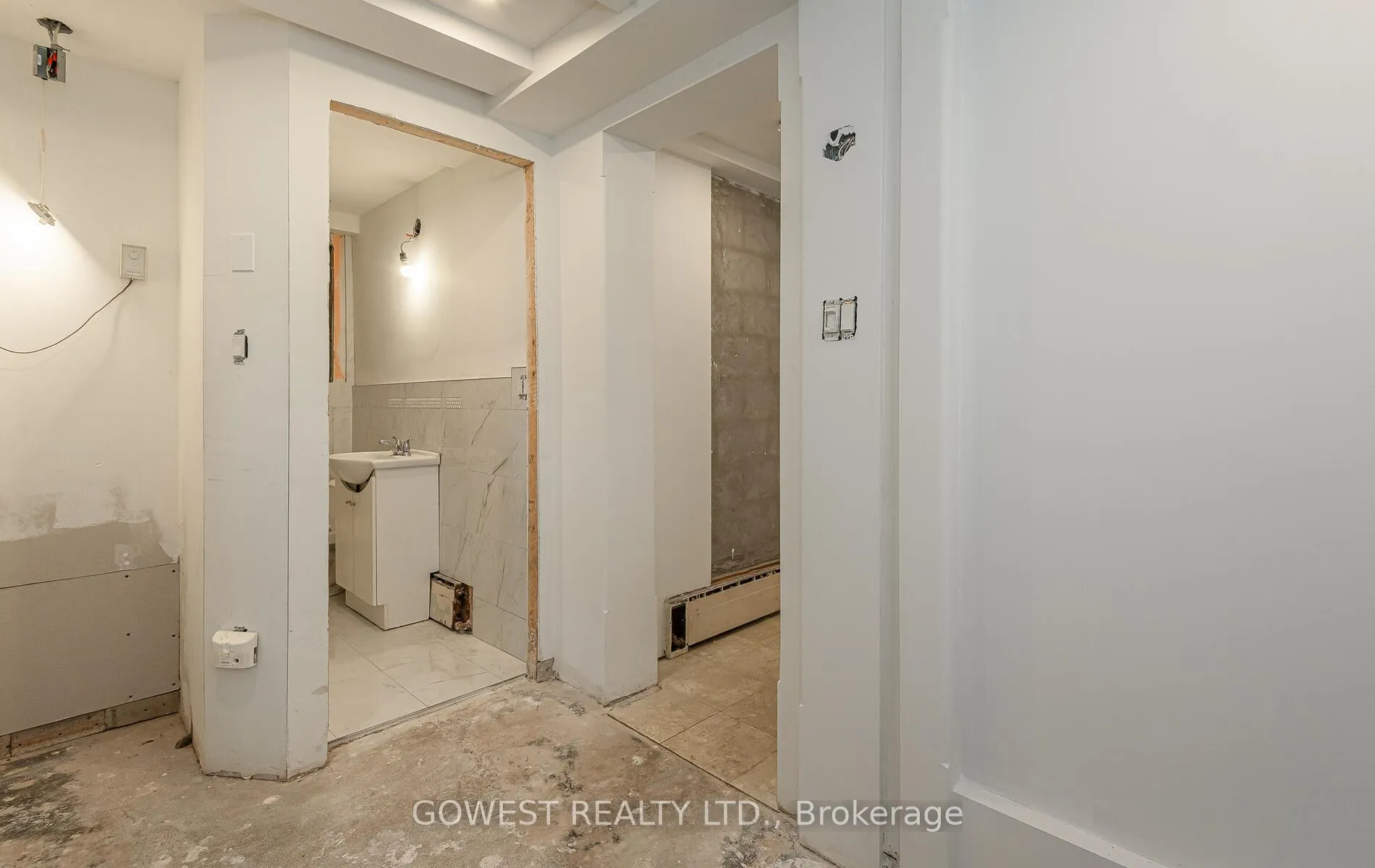 Photo 40 of 126 Barker Avenue, Toronto, Danforth Village-East York — HOMEH