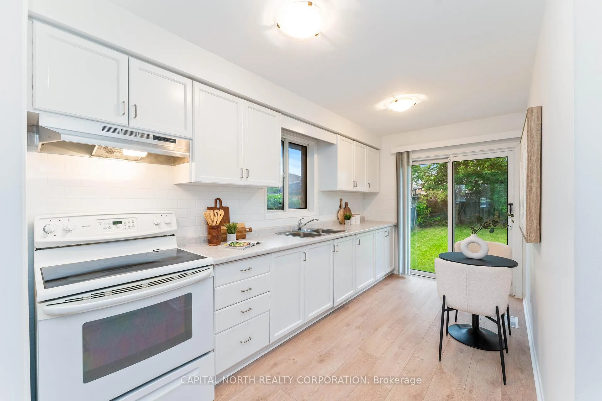 Photo 11 of 50 Taylor Drive, Barrie, Bayshore — HOMEH