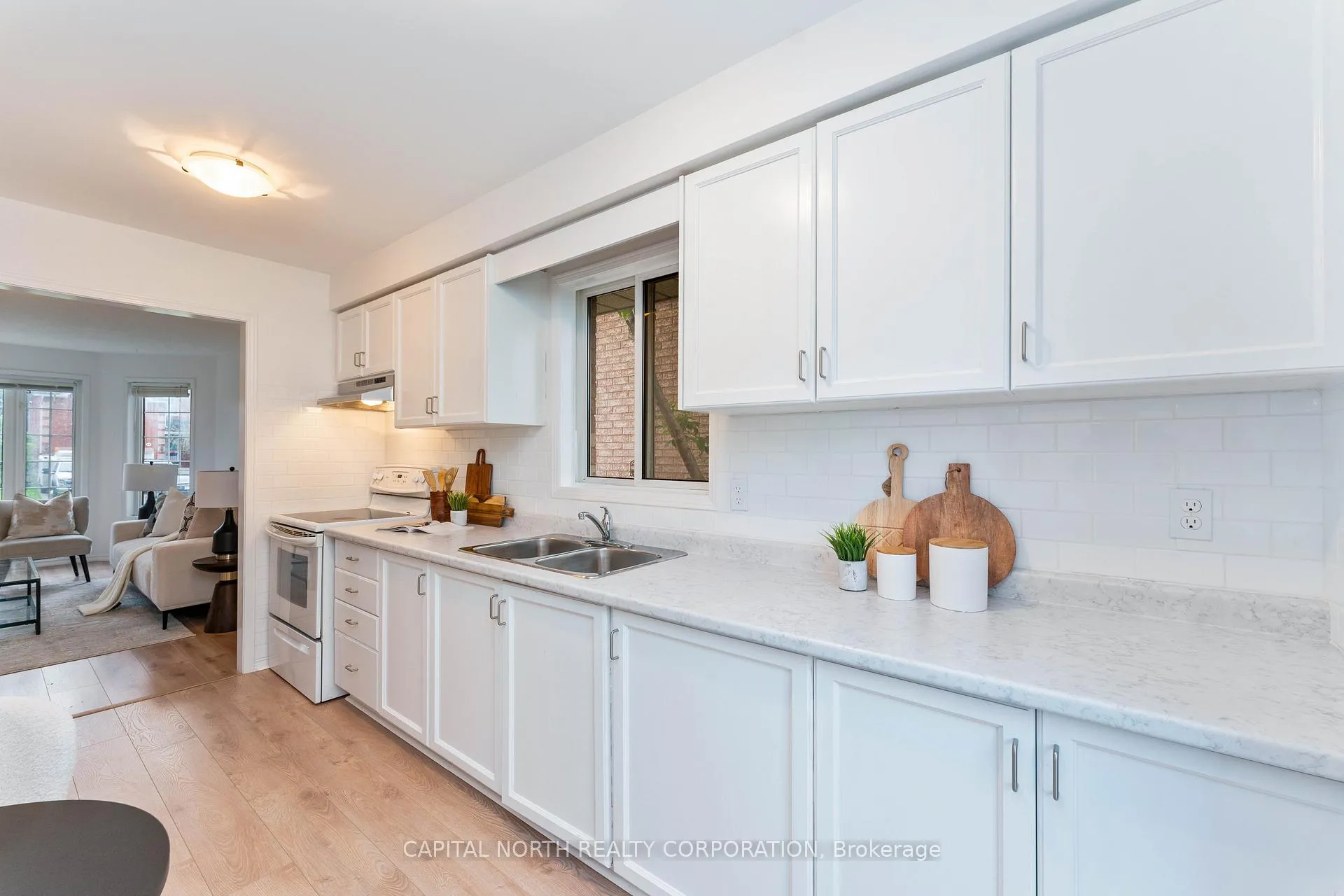 Photo 15 of 50 Taylor Drive, Barrie, Bayshore — HOMEH