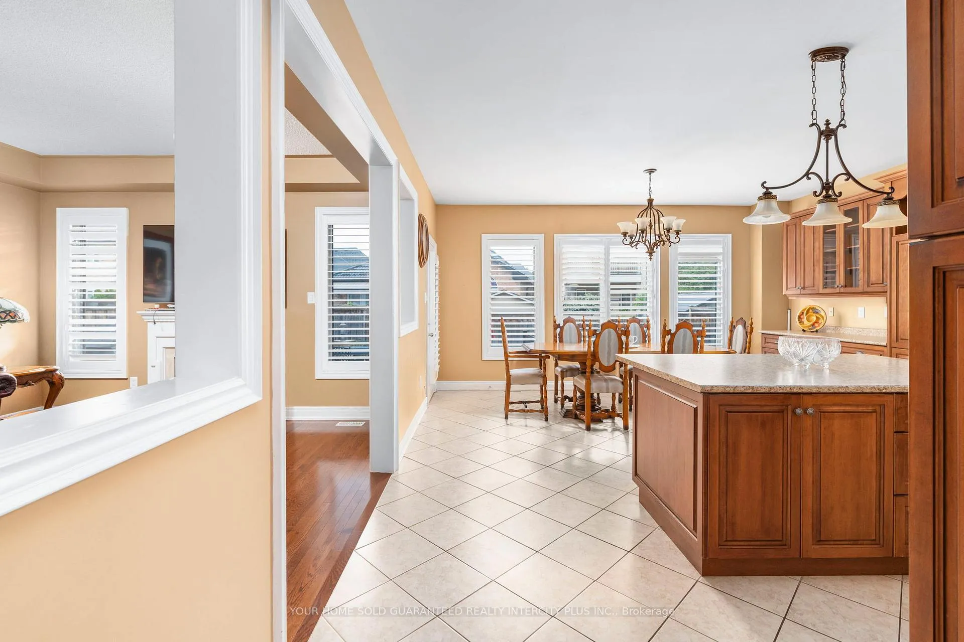 Photo 12 of 60 Noce Way, Vaughan, Vellore Village — HOMEH