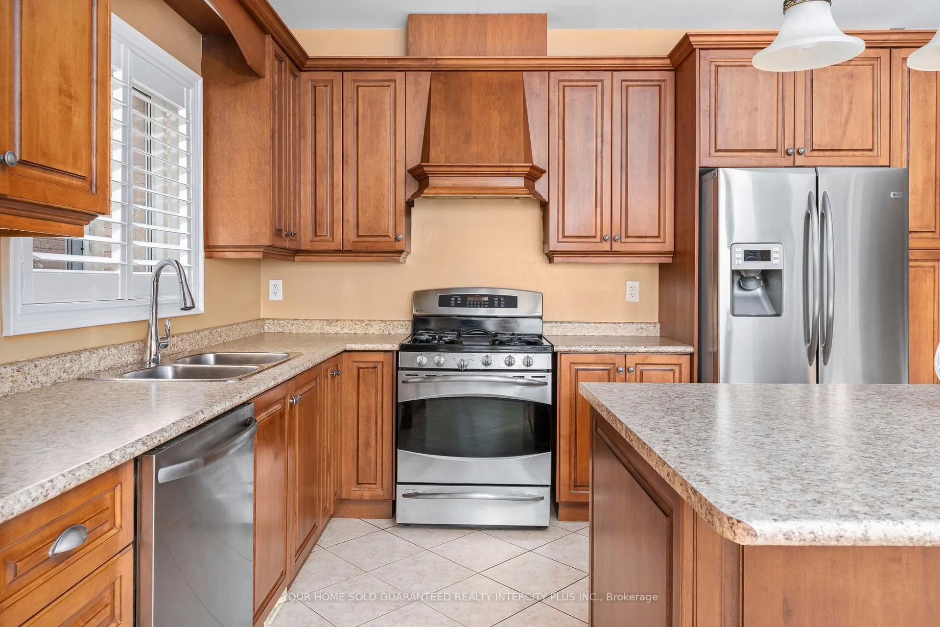 Photo 15 of 60 Noce Way, Vaughan, Vellore Village — HOMEH