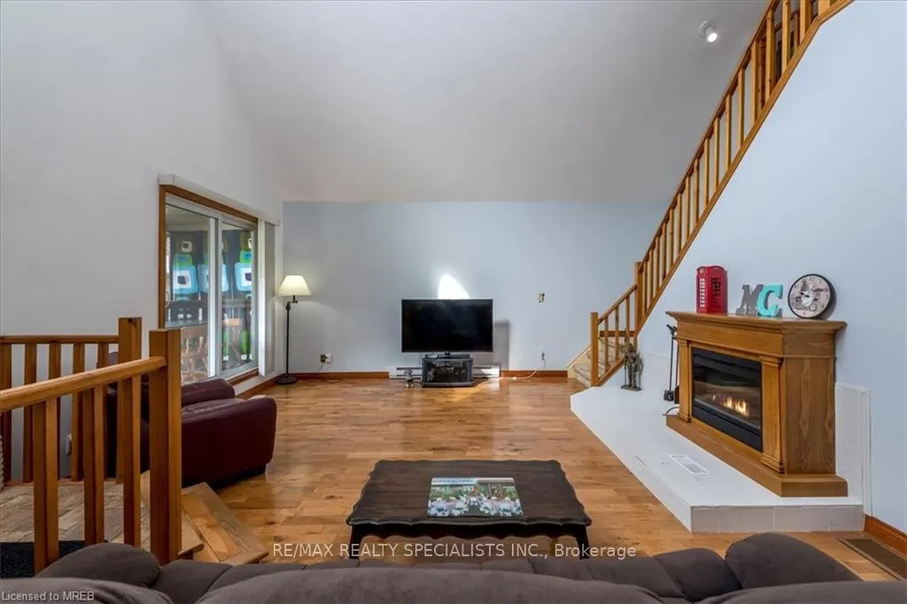 Photo 5 of 4264 Lakeview Drive, Ramara, Rural Ramara — HOMEH