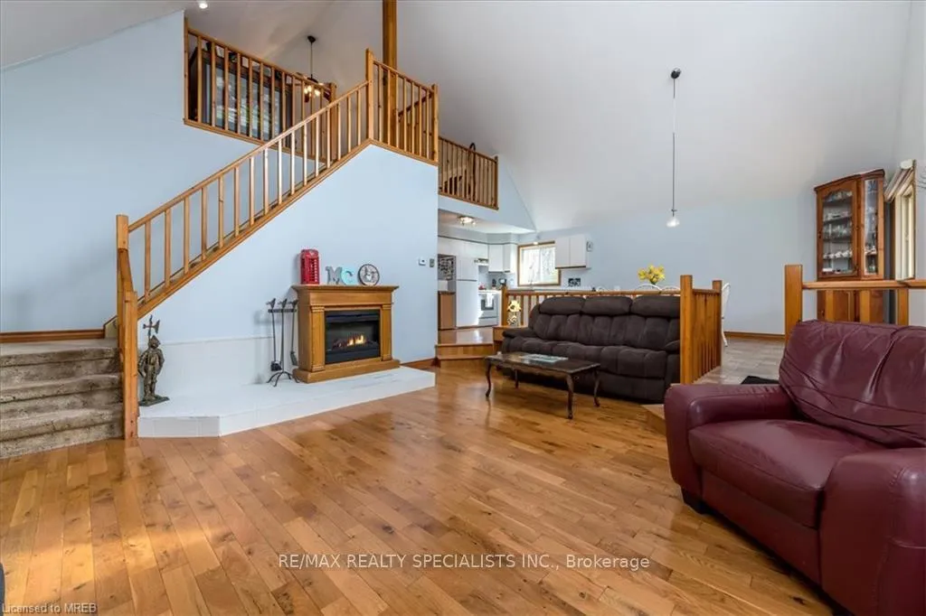 Photo 6 of 4264 Lakeview Drive, Ramara, Rural Ramara — HOMEH