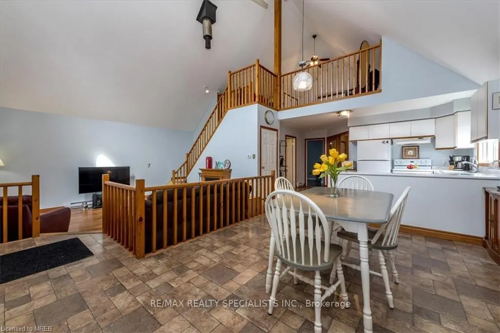 Photo 7 of 4264 Lakeview Drive, Ramara, Rural Ramara — HOMEH