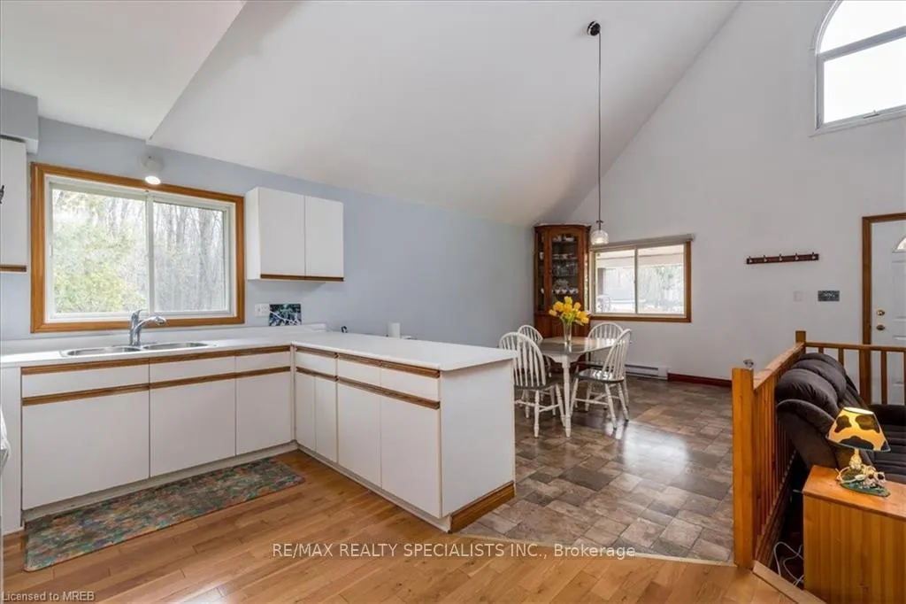 Photo 10 of 4264 Lakeview Drive, Ramara, Rural Ramara — HOMEH