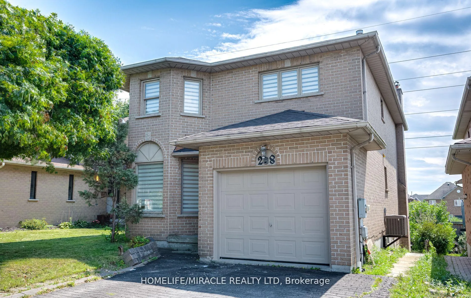 Photo 2 of 28 Murkar Crescent, Whitby, Blue Grass Meadows — HOMEH