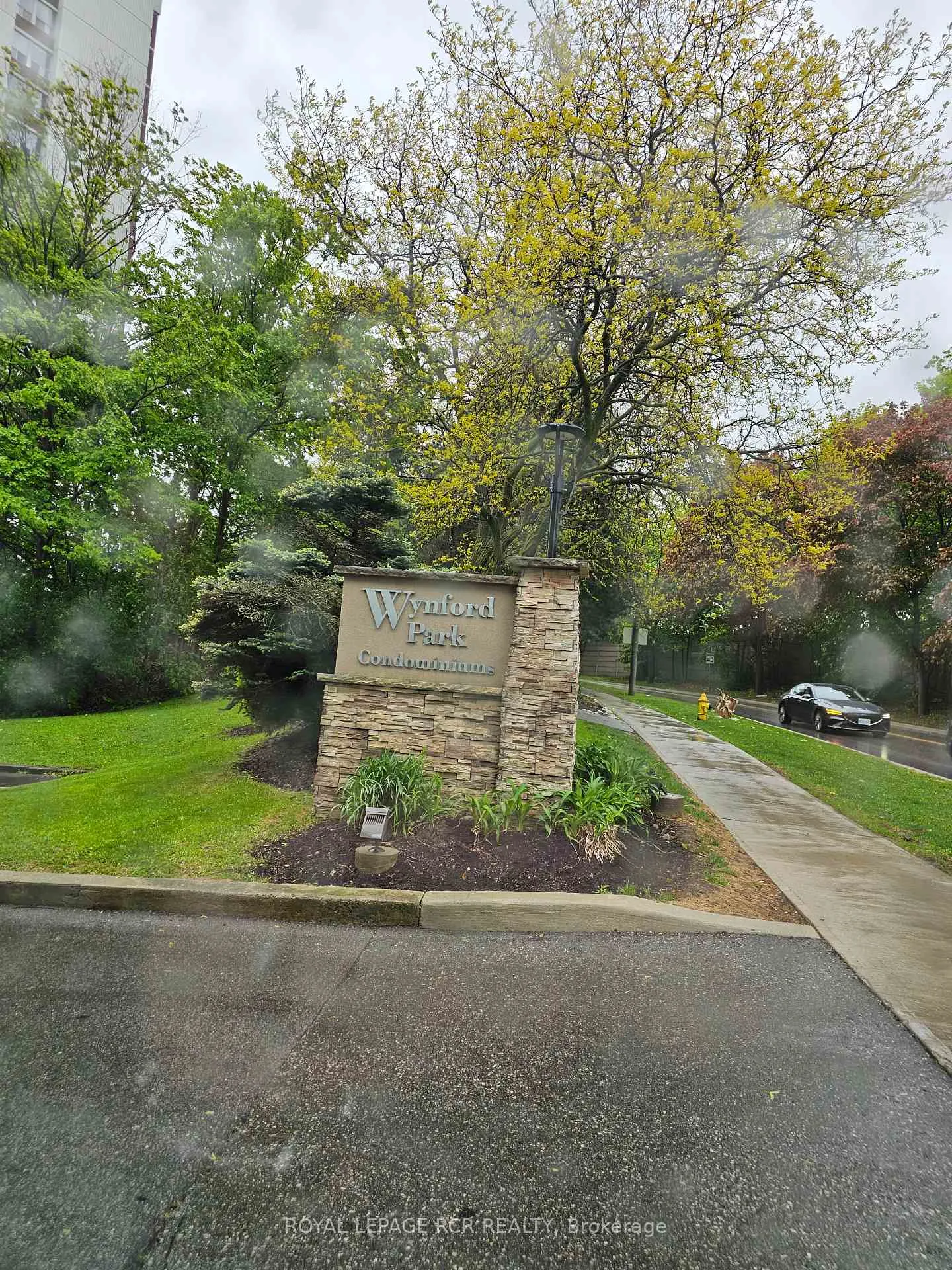 Front of Unit 1711, 10 Edgecliff Golfway