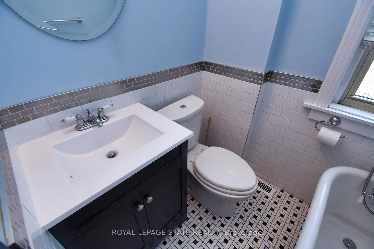 Photo 32 of 86 Earl Street, Hamilton, Gibson — HOMEH