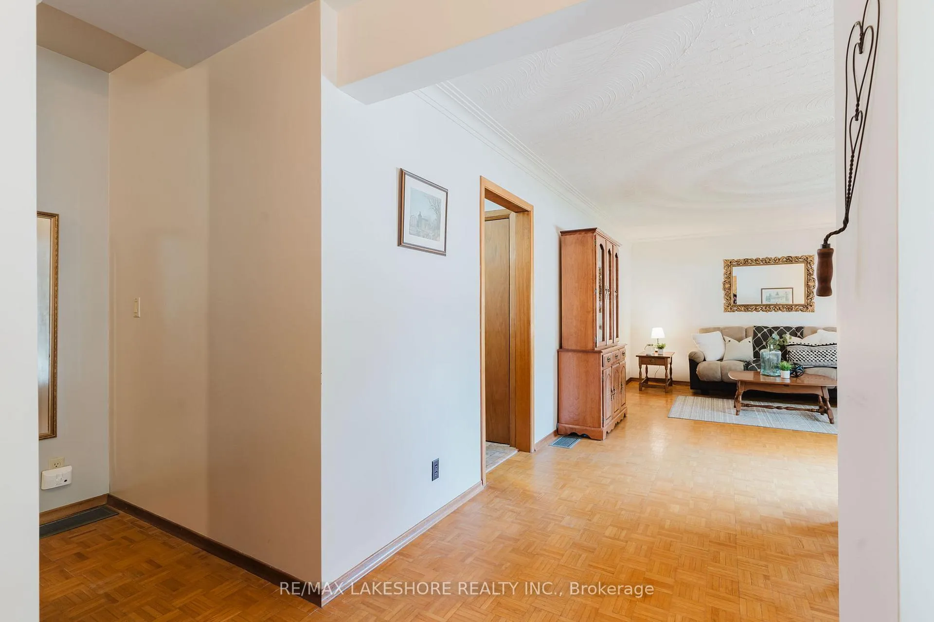 Photo 4 of 8 Elm Avenue, Hamilton Township, Baltimore — HOMEH