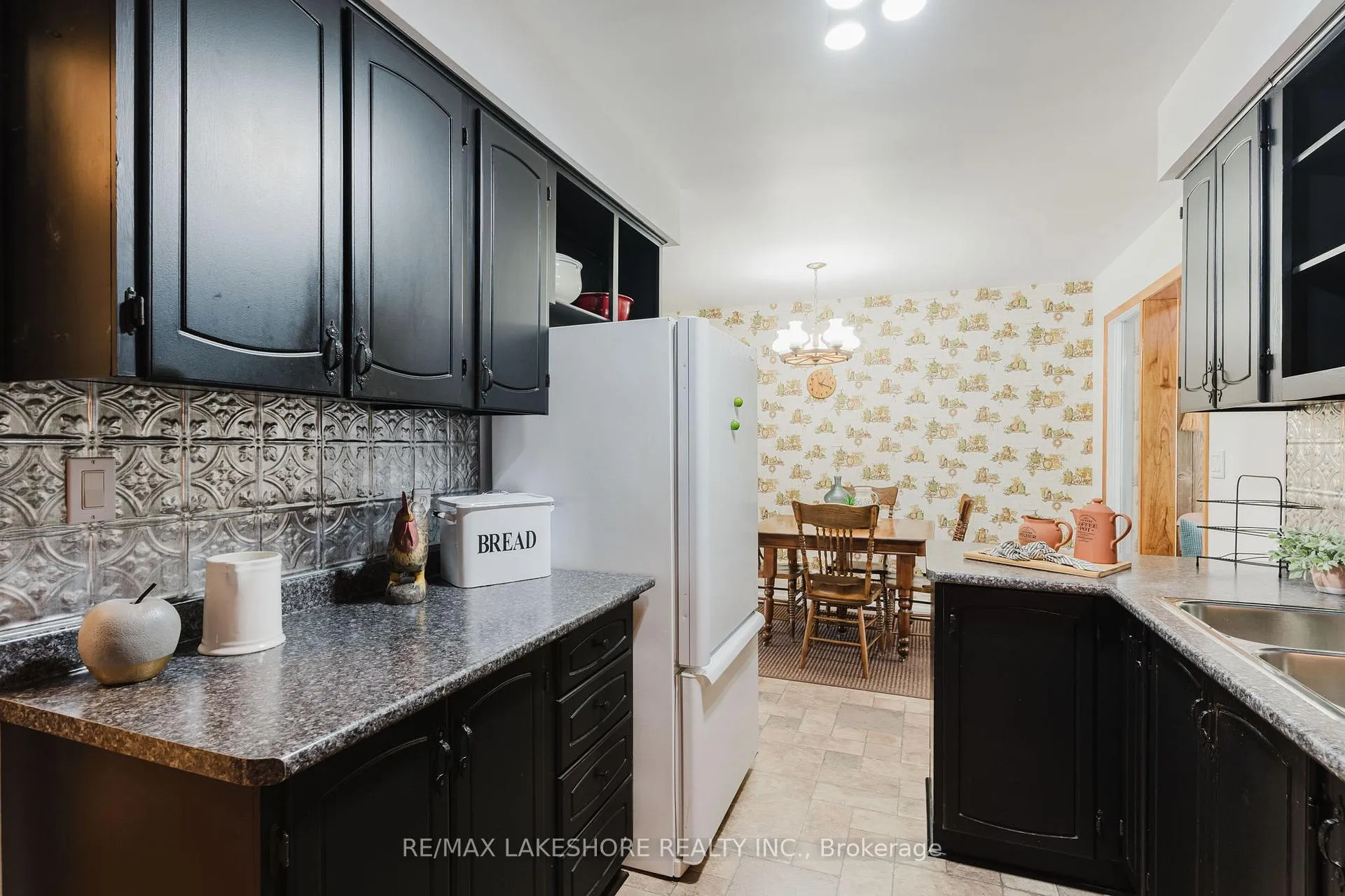 Photo 10 of 8 Elm Avenue, Hamilton Township, Baltimore — HOMEH
