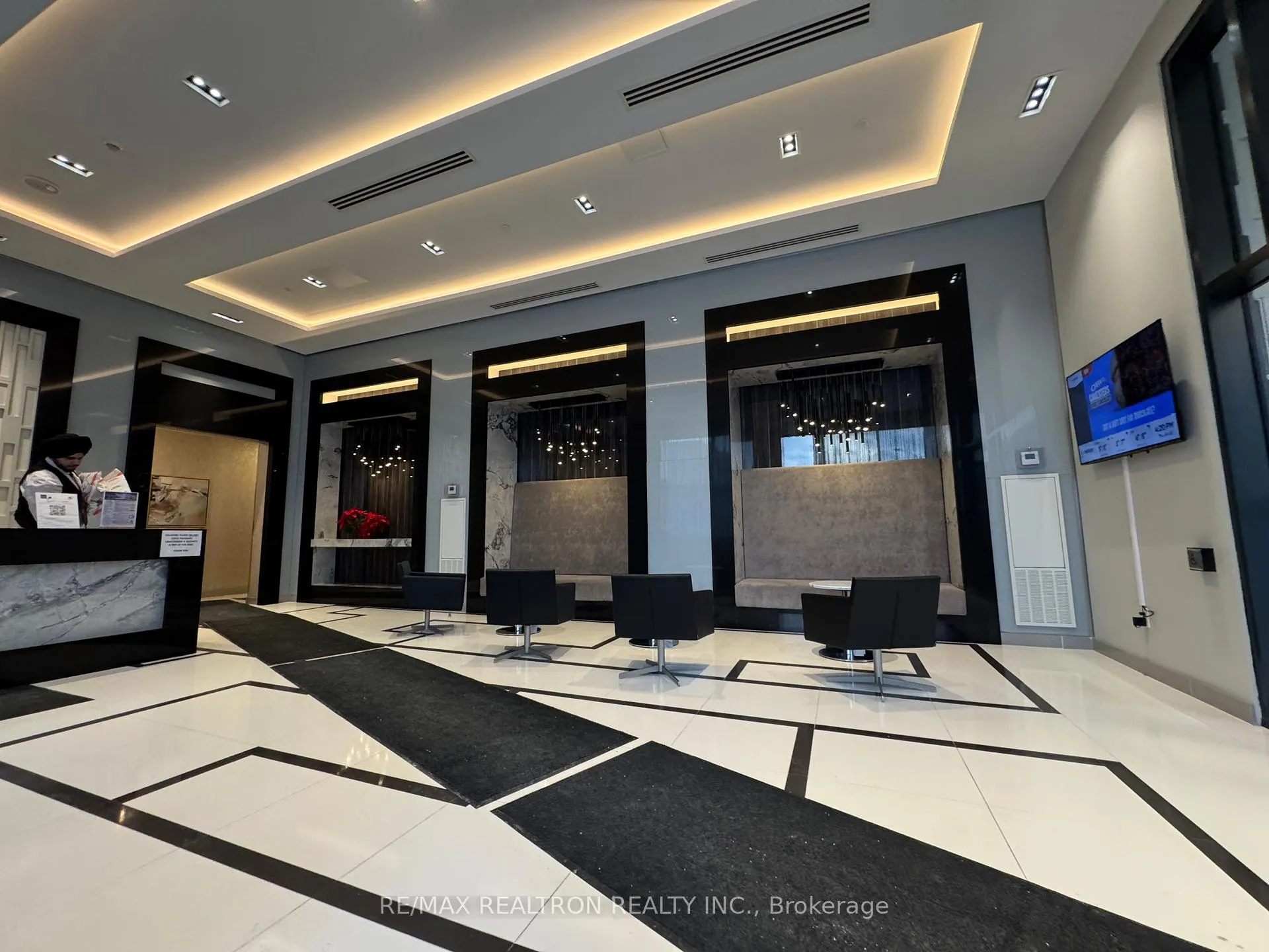 Photo 1 of Unit 507, 100 Eagle Rock Way, Vaughan, Maple — HOMEH