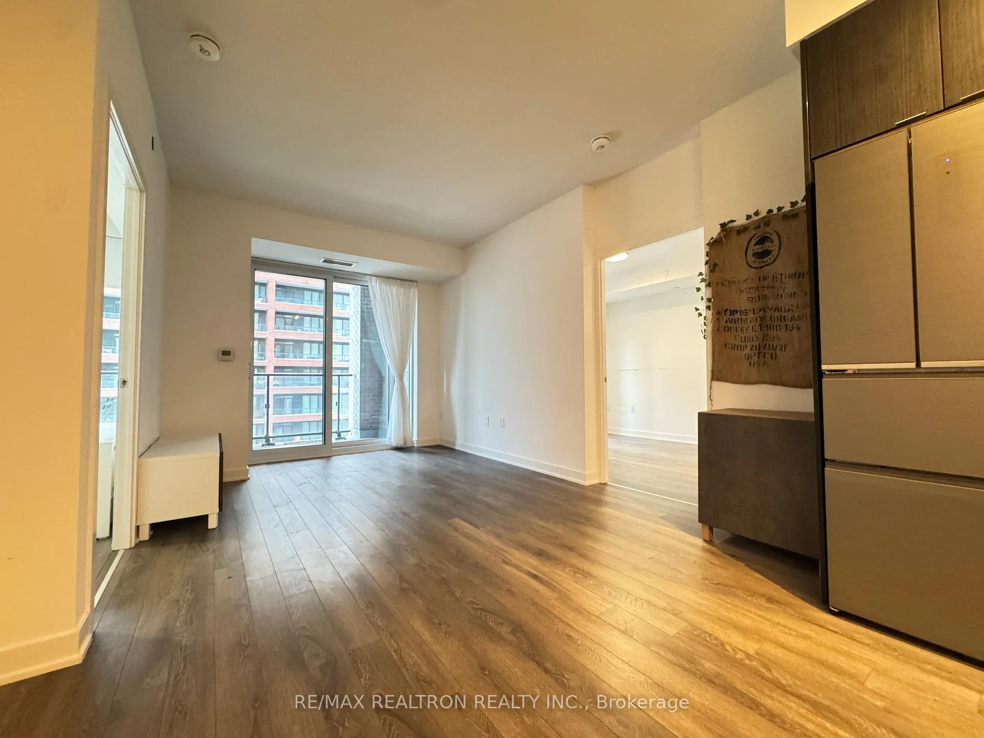 Photo 6 of Unit 507, 100 Eagle Rock Way, Vaughan, Maple — HOMEH
