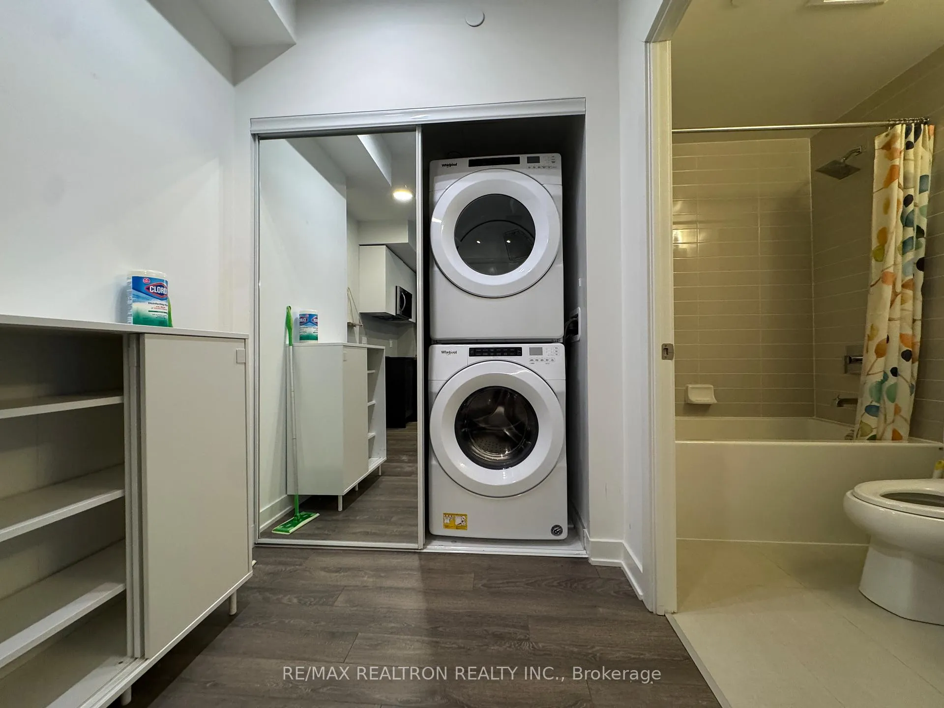 Photo 7 of Unit 507, 100 Eagle Rock Way, Vaughan, Maple — HOMEH