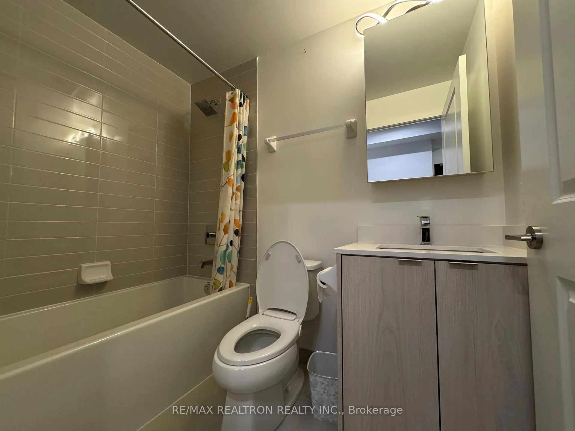 Photo 9 of Unit 507, 100 Eagle Rock Way, Vaughan, Maple — HOMEH