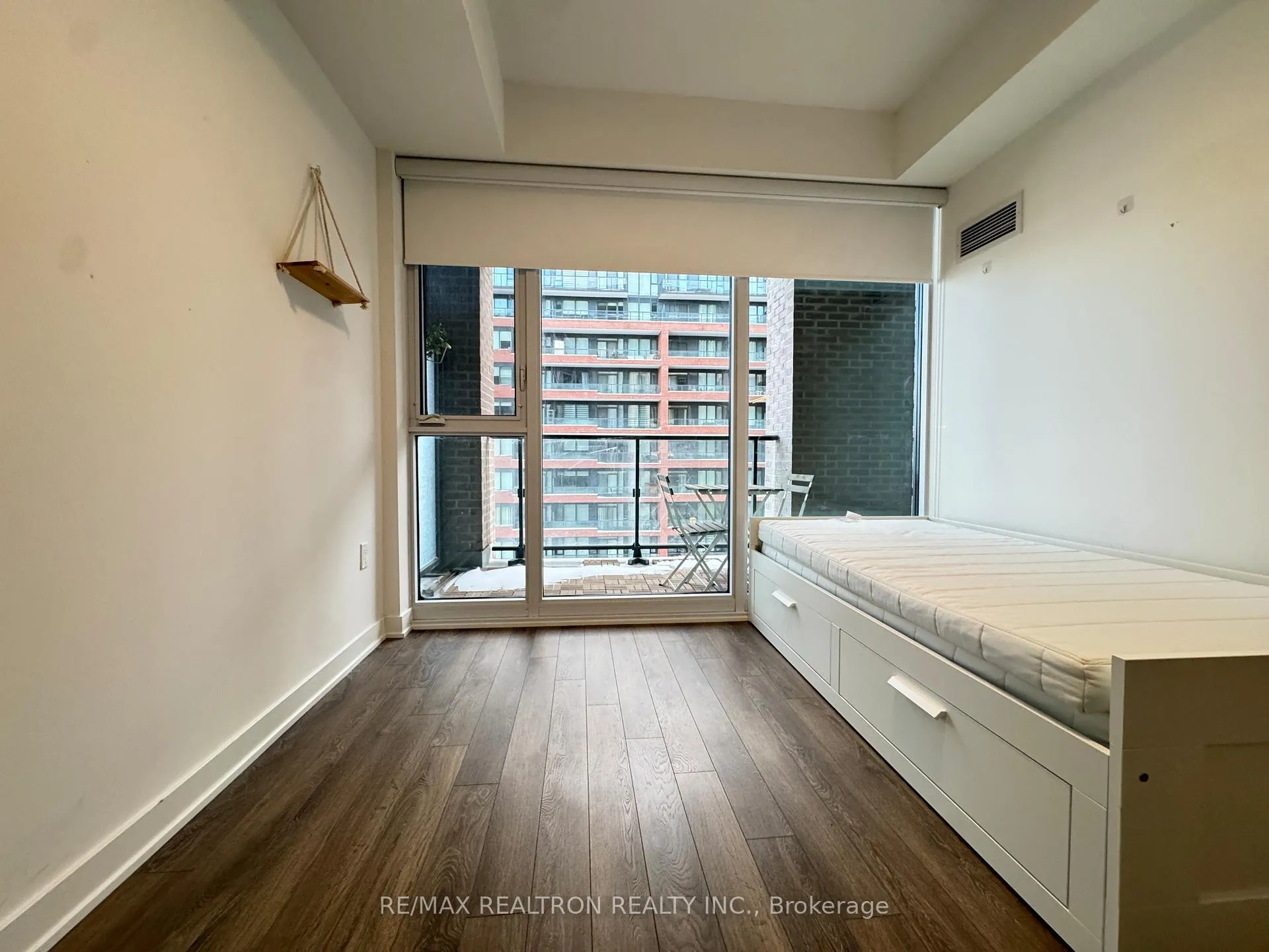 Photo 11 of Unit 507, 100 Eagle Rock Way, Vaughan, Maple — HOMEH