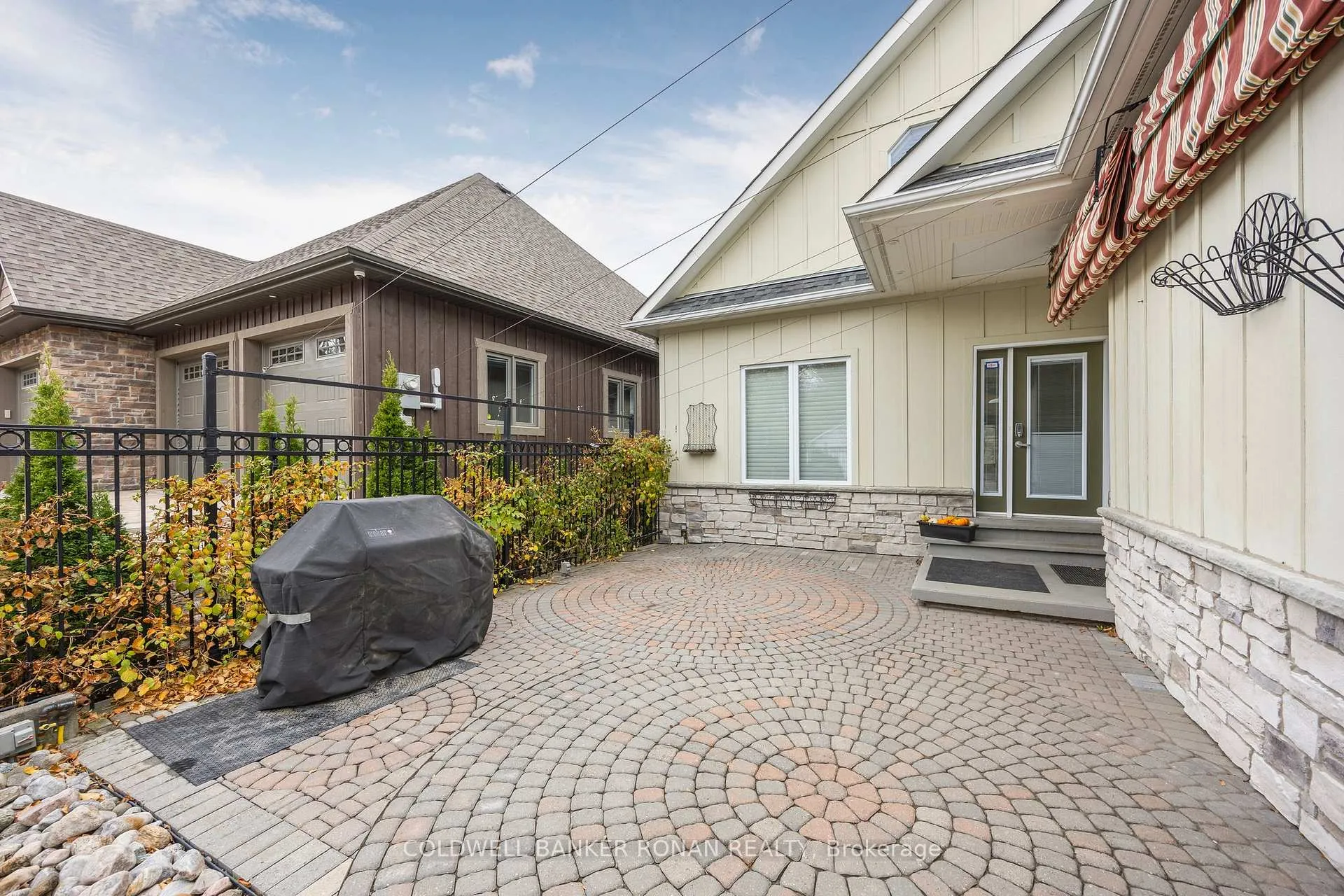 Photo 3 of 44 Elizabeth Street, New Tecumseth, Alliston — HOMEH