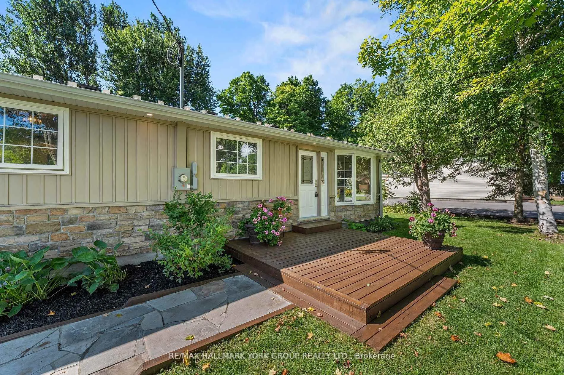 Photo 4 of 60 Ball Avenue E, Brock, Rural Brock — HOMEH