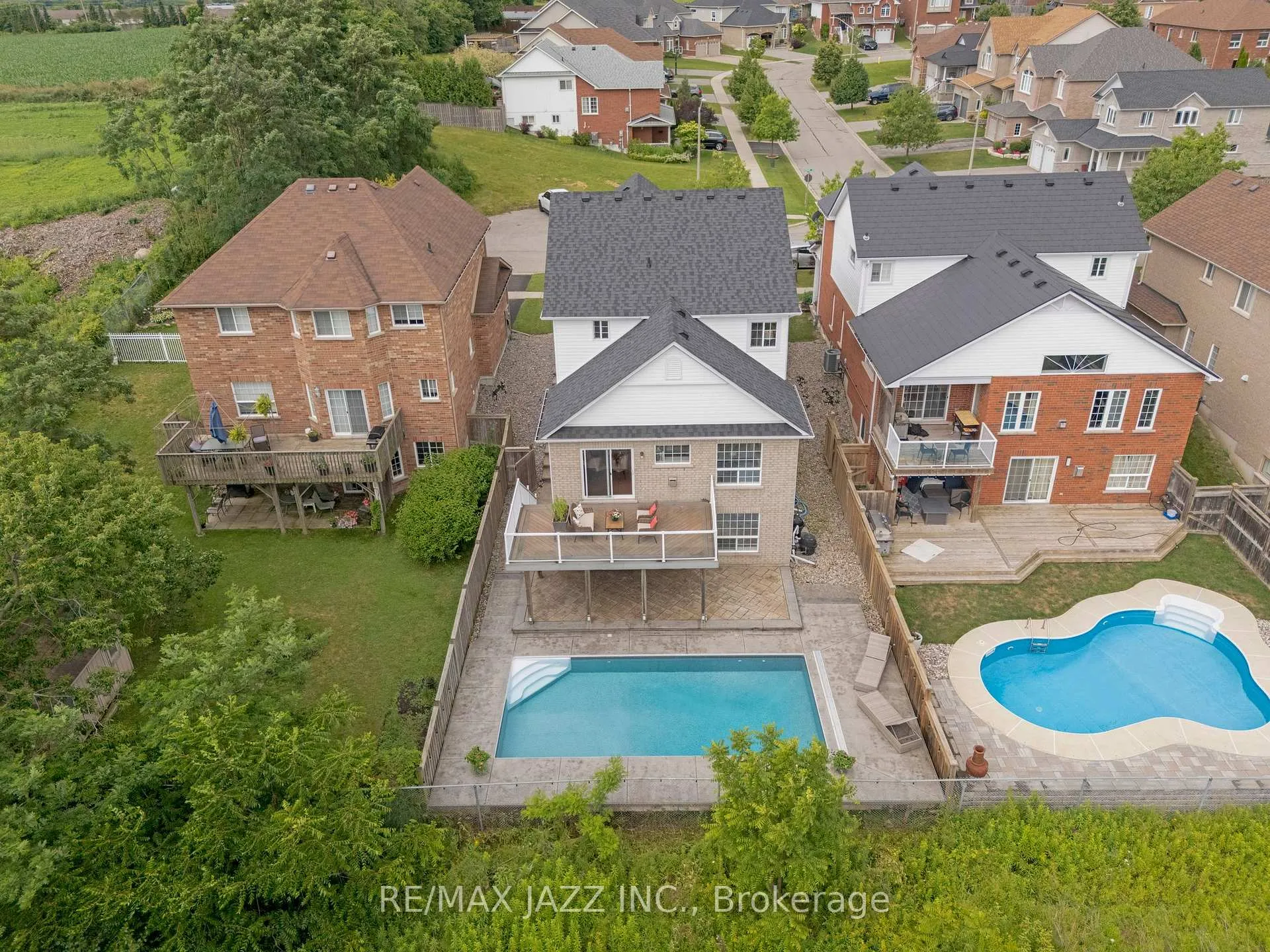 Photo 4 of 219 Fenning Drive, Clarington, Courtice — HOMEH