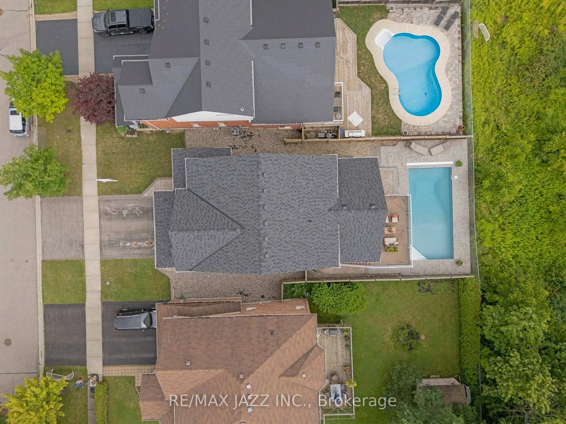 Photo 5 of 219 Fenning Drive, Clarington, Courtice — HOMEH