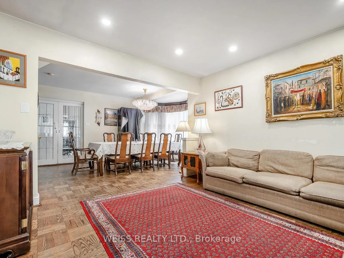 Photo 6 of 81 Brucewood Crescent, Toronto, Englemount-Lawrence — HOMEH