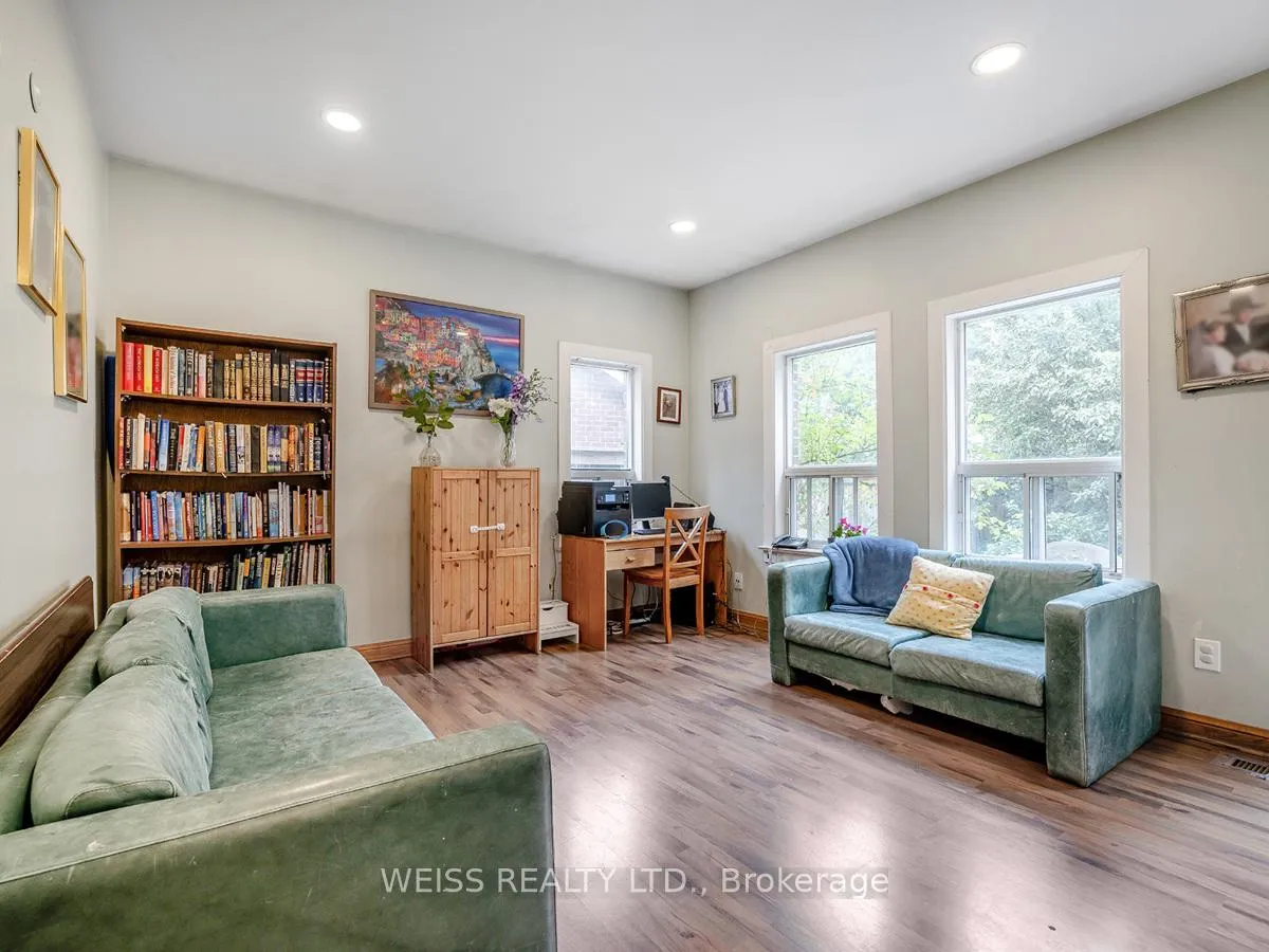 Photo 9 of 81 Brucewood Crescent, Toronto, Englemount-Lawrence — HOMEH