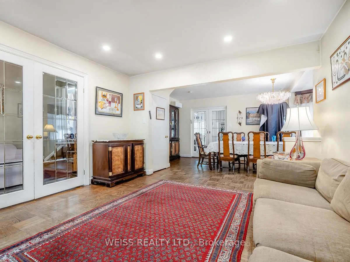 Photo 10 of 81 Brucewood Crescent, Toronto, Englemount-Lawrence — HOMEH