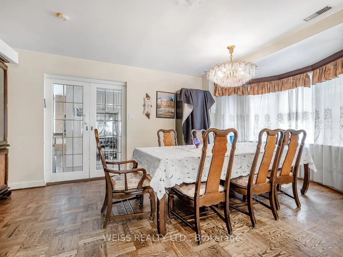 Photo 11 of 81 Brucewood Crescent, Toronto, Englemount-Lawrence — HOMEH