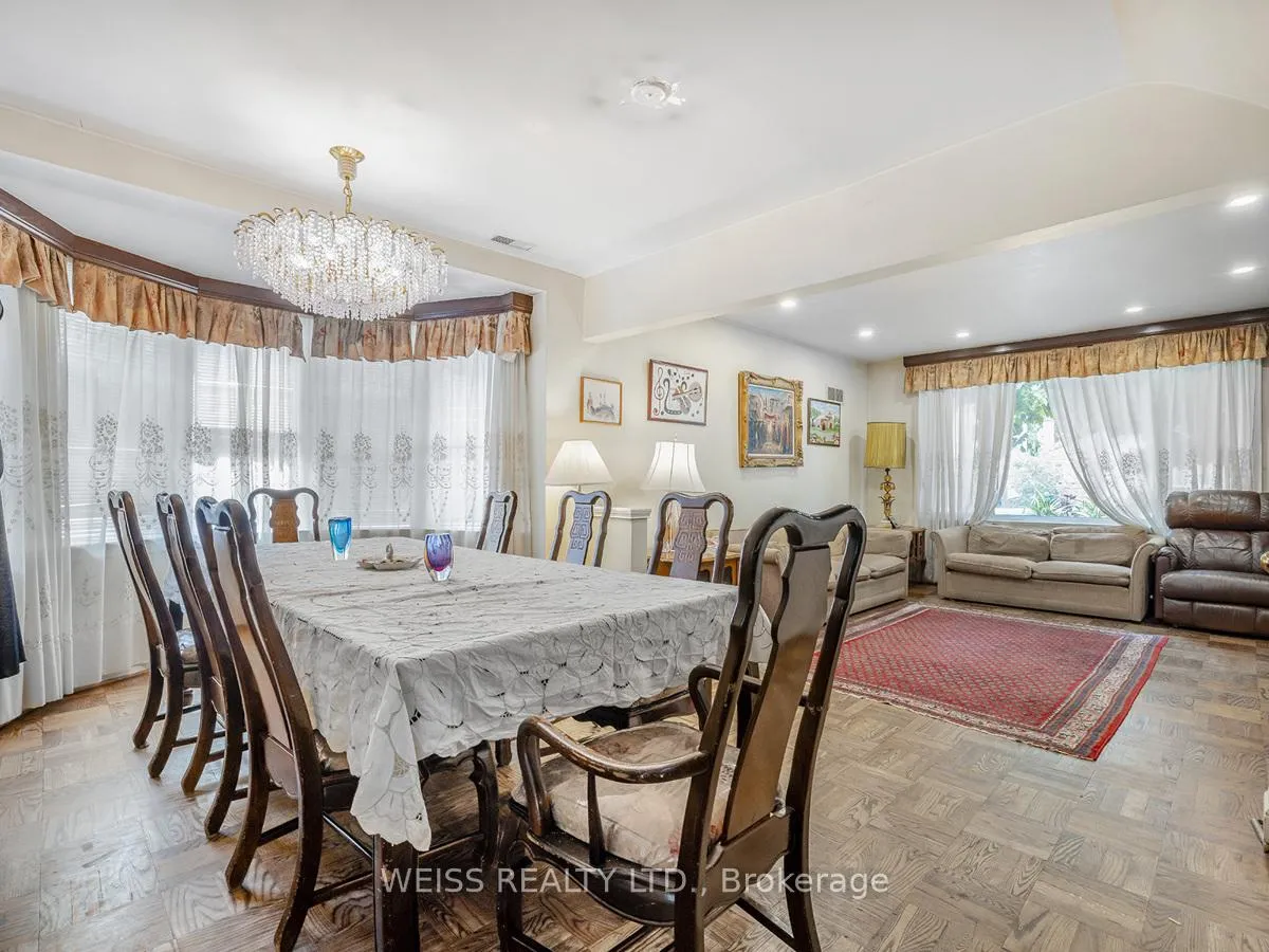 Photo 12 of 81 Brucewood Crescent, Toronto, Englemount-Lawrence — HOMEH