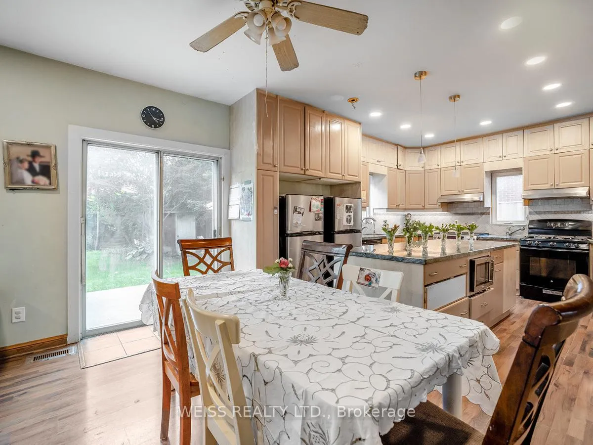 Photo 13 of 81 Brucewood Crescent, Toronto, Englemount-Lawrence — HOMEH