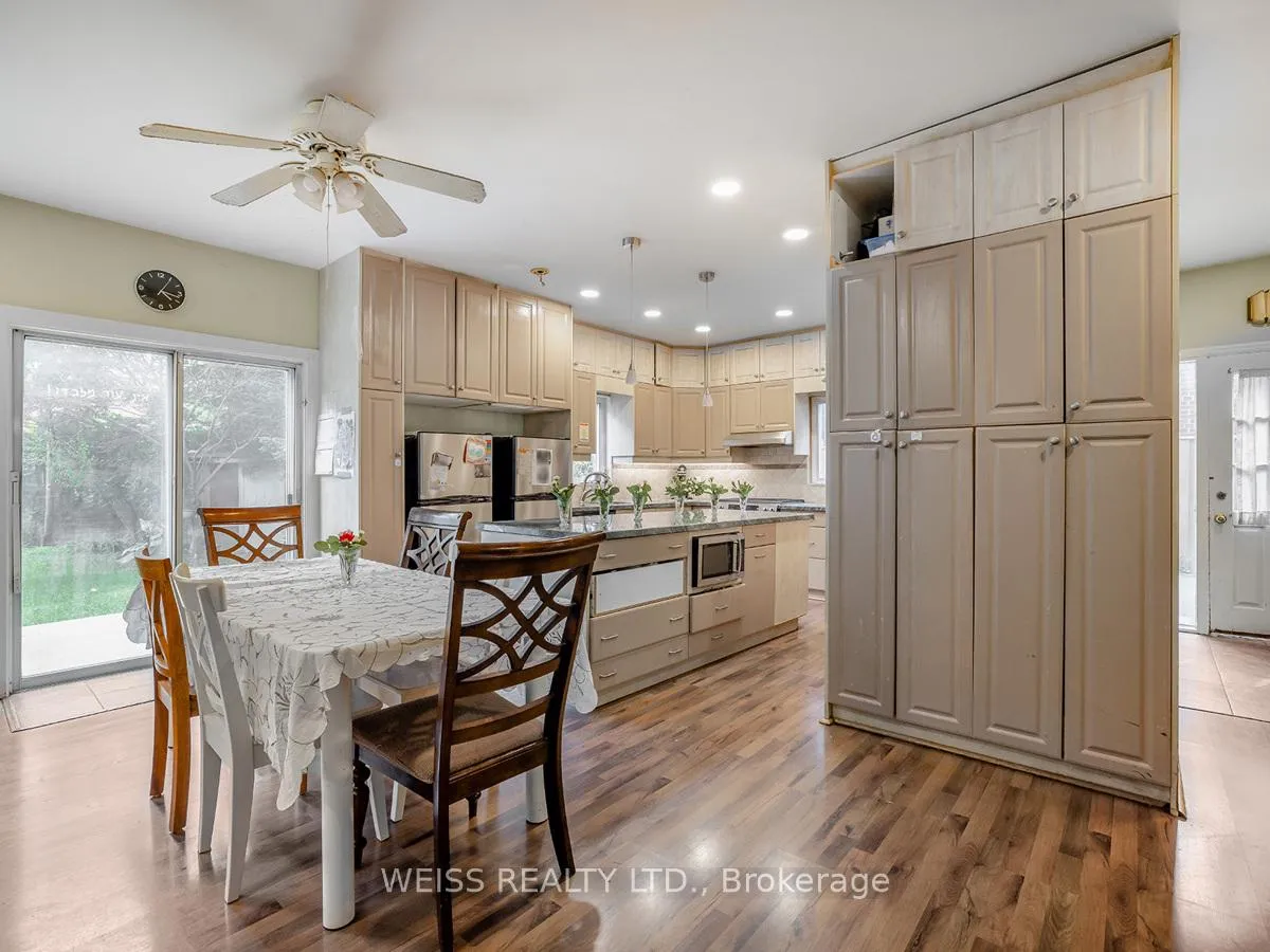 Photo 16 of 81 Brucewood Crescent, Toronto, Englemount-Lawrence — HOMEH