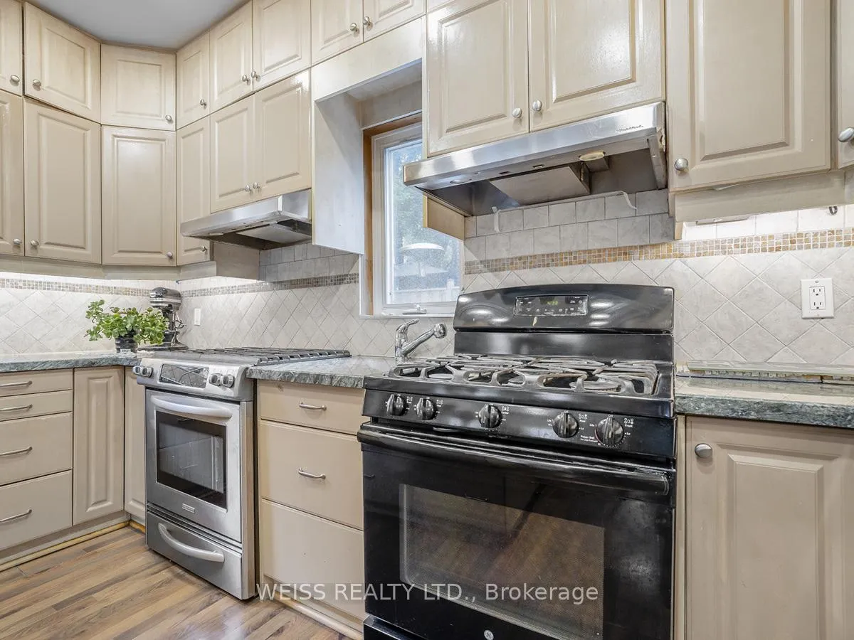 Photo 18 of 81 Brucewood Crescent, Toronto, Englemount-Lawrence — HOMEH