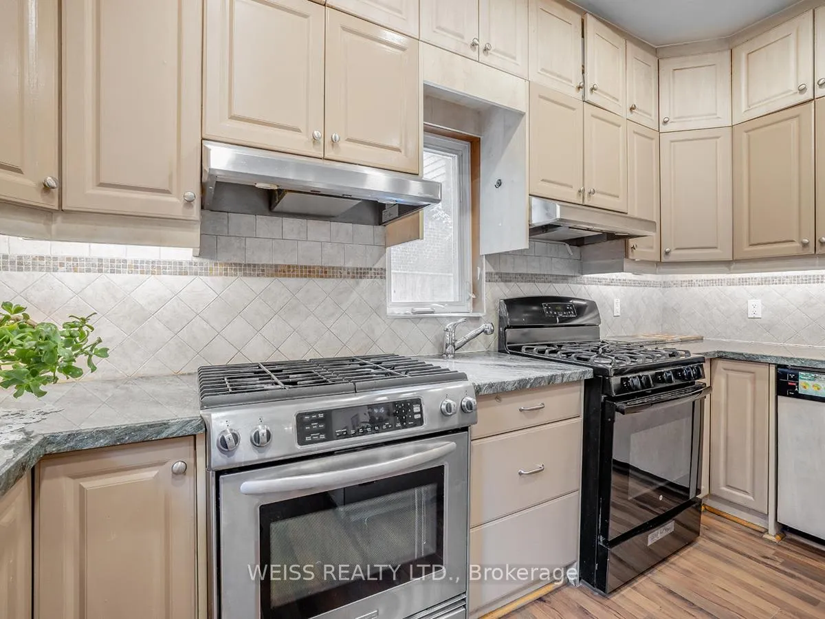 Photo 20 of 81 Brucewood Crescent, Toronto, Englemount-Lawrence — HOMEH
