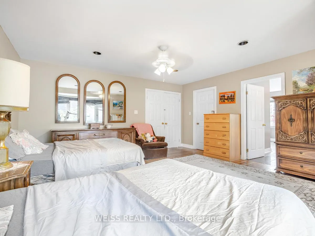 Photo 24 of 81 Brucewood Crescent, Toronto, Englemount-Lawrence — HOMEH