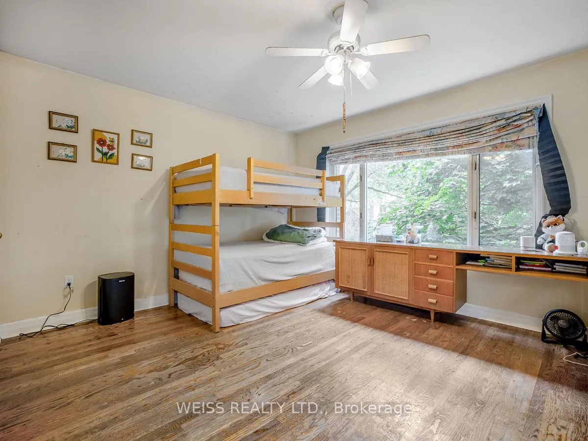 Photo 25 of 81 Brucewood Crescent, Toronto, Englemount-Lawrence — HOMEH