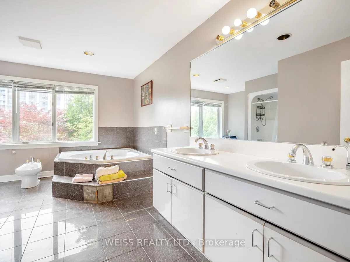 Photo 26 of 81 Brucewood Crescent, Toronto, Englemount-Lawrence — HOMEH