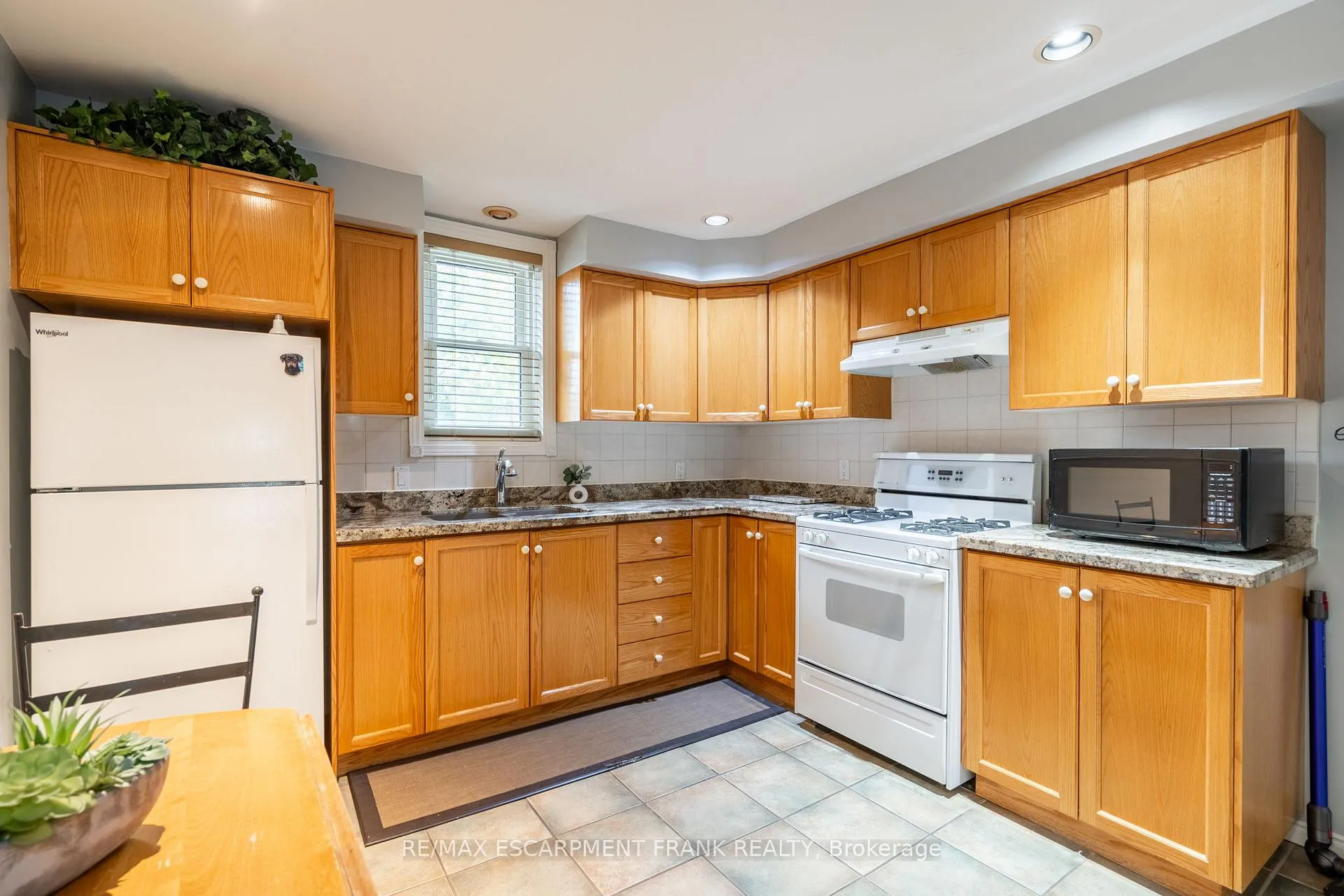 Photo 15 of 202 Canada Street, Hamilton, Kirkendall — HOMEH