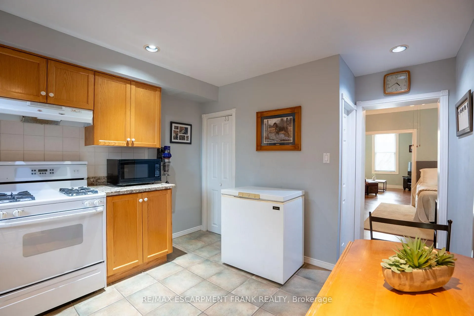 Photo 19 of 202 Canada Street, Hamilton, Kirkendall — HOMEH