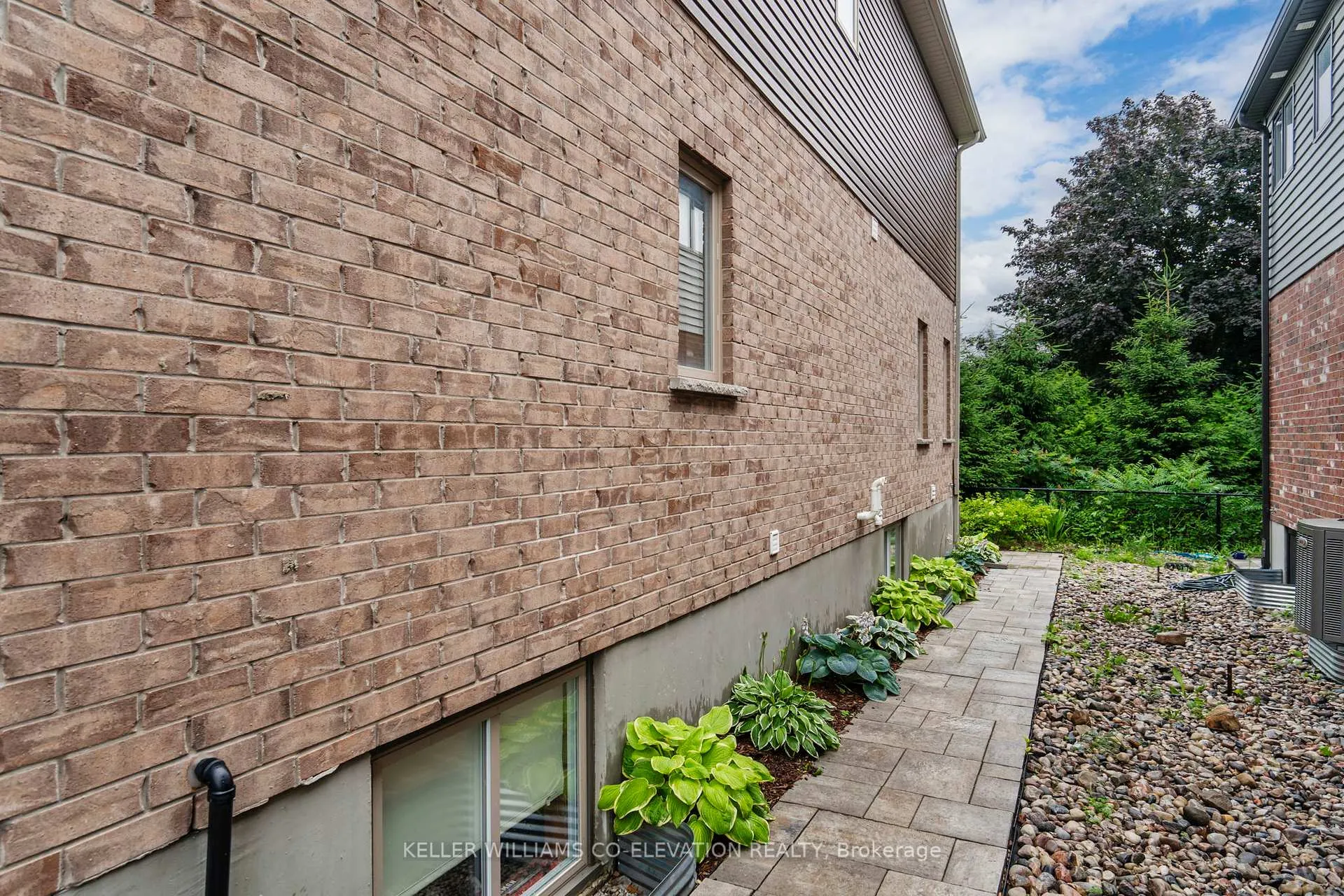 Photo 33 of 963 Wright Drive, Midland — HOMEH