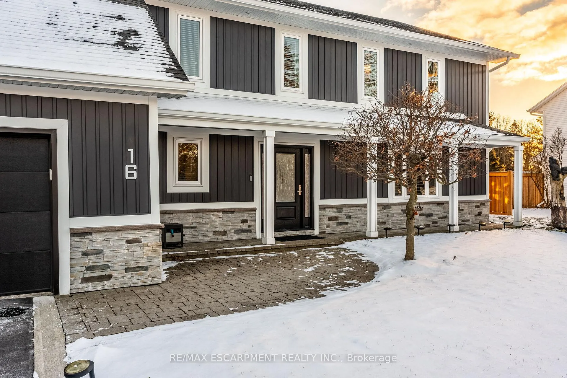 Photo 5 of 16 Noble Kirk Drive, Hamilton, Rural Flamborough — HOMEH