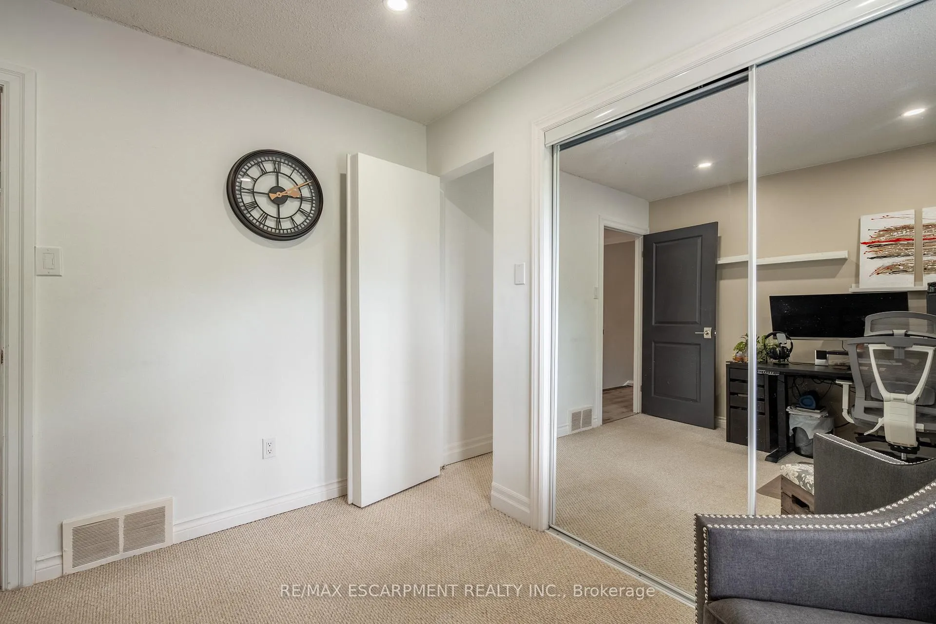 Photo 26 of 16 Noble Kirk Drive, Hamilton, Rural Flamborough — HOMEH