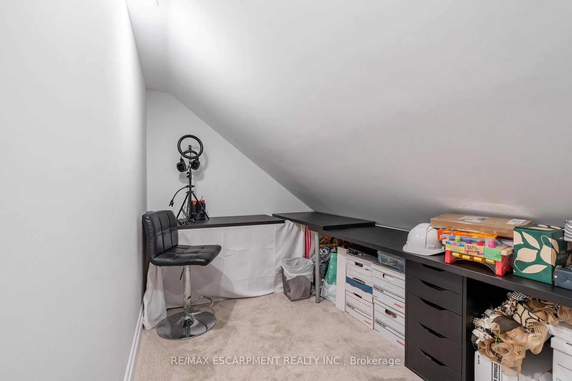 Photo 27 of 16 Noble Kirk Drive, Hamilton, Rural Flamborough — HOMEH